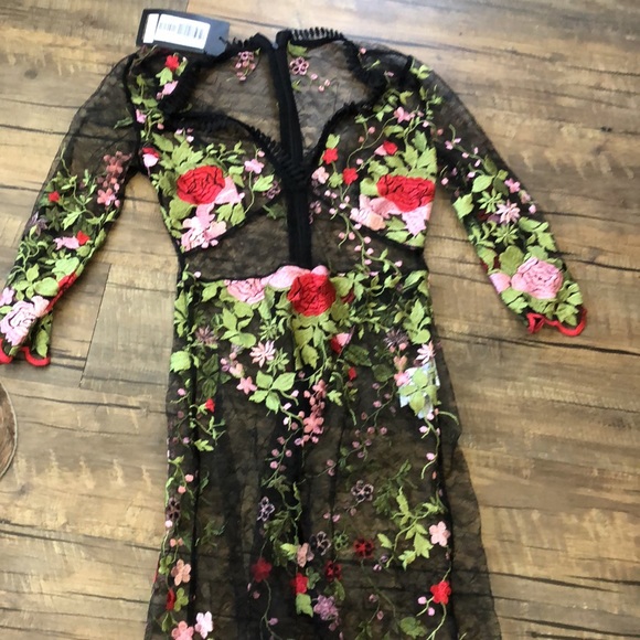 Beautiful dress size small - Picture 2 of 2